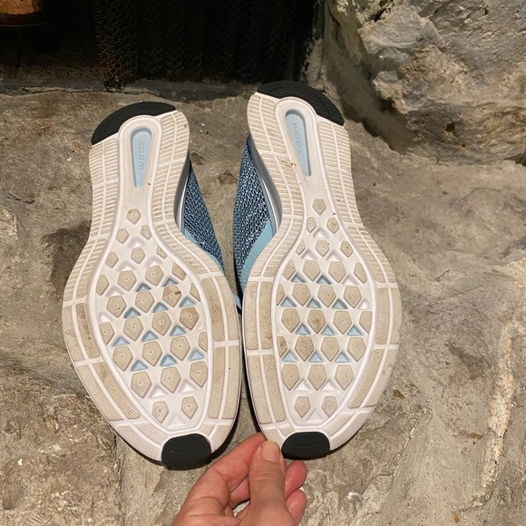 Nike shoes - Picture 4 of 4